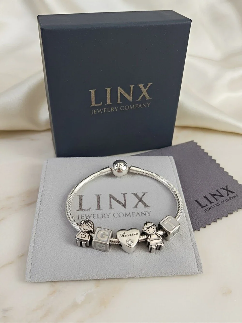 Linx Snake Chain Bracelet With Personalized Auntie Themed Charms